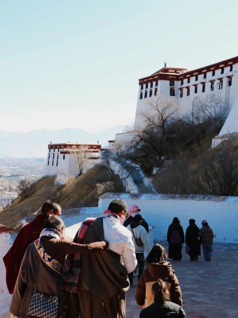Kora: Pilgrimage Circuits and the Spiritual Geography of Tibet